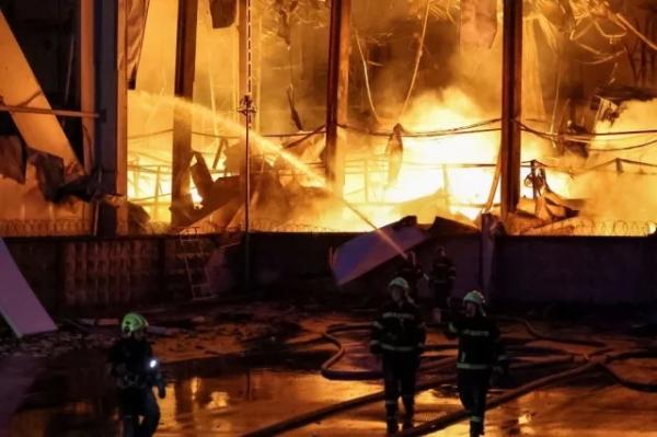 Киев утонул в красной жиже. Запад привез на Украину смертельный «кетчуп»