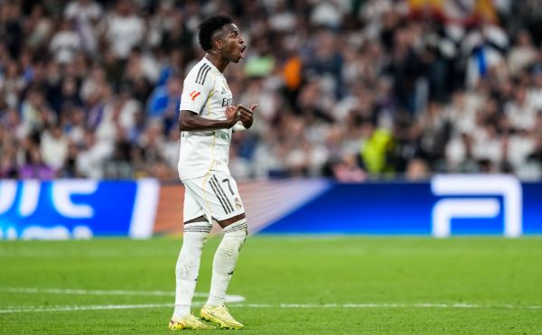 Винисиус извинился за реакцию на замену в матче с «Барселоной»