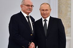 Путин охарактеризовал отношения с Михалковым
