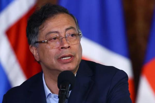 Миротворец хочет войны. США наносят ракетные удары по колумбийским рыбакам