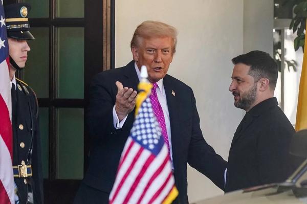 В цветах российского флага. Какие тайные сигналы Трамп слал Зеленскому