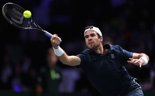 Де Минаур выбил Хачанова с парижского «Мастерс» и сыграет с Бубликом