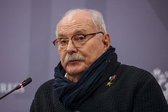 Путин поздравил Михалкова с юбилеем