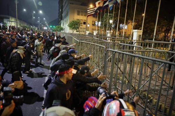 Взяться за Перу. Зумеры свергают правительства в Латинской Америке