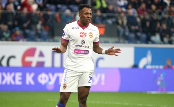 Футболист ЦСКА травмировался перед стартовым свистком в матче РПЛ