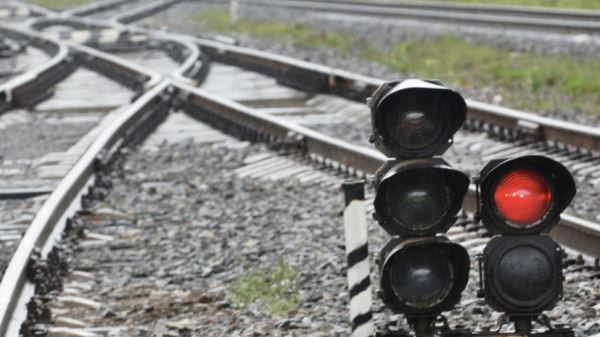 Тайна железной дороги: почему волонтёры остановили поиски подростка из Лобни