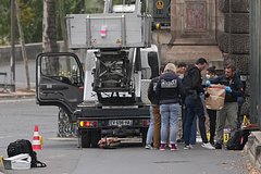 Подозреваемого в ограблении Лувра задержали в аэропорту