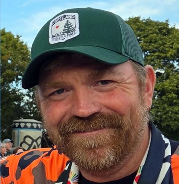 Татушка на память. Нацист-«стриптизер» баллотируется в конгресс США