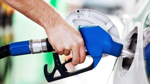 «Полноценный эффект проявится не сразу»: что происходит с ценами на бензин после указа Путина о выплатах нефтяникам