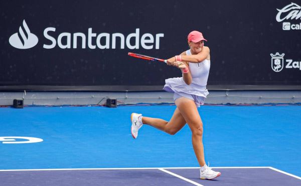 Россиянка из третьей сотни рейтинга WTA вышла во 2-й круг турнира в Китае
