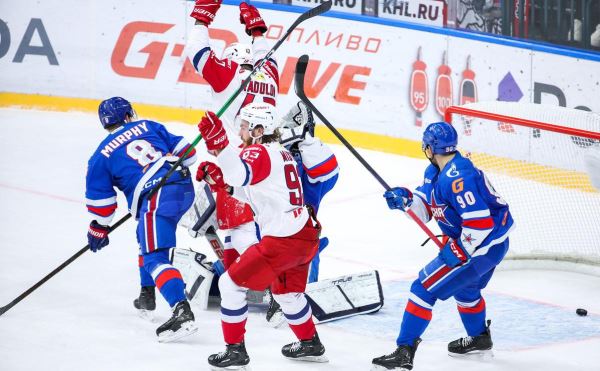 Чемпион КХЛ нанес СКА седьмое поражение в восьми последних матчах