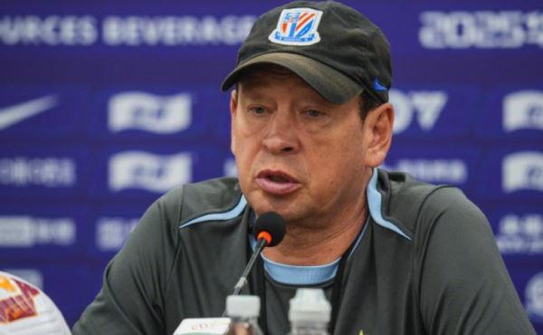 Клуб Слуцкого выиграл матч в Китае после двух удалений у соперника