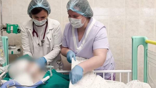 В Башкортостане сообщили об улучшении состояния выброшенной отцом из окна девочки