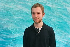 Семья уехавшего из России известного актера отказалась платить за него долги