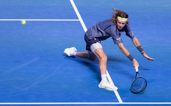 Рублев на «Мастерс» в Париже прервал пятиматчевую серию поражений