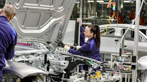 Bild: в автопроме Германии могут сократить около 200 тысяч рабочих мест