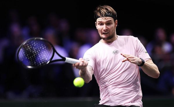 Бублик проиграл в полуфинале «Мастерс» в Париже